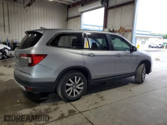 2021 Honda Pilot EX with VIN 5FNYF6H35MB043467, listed as a Copart auction lot 68736725 with 82,208 mi miles and Salvage title. Bid and sale history available at DreamBid. Image 3.