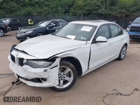 2013 BMW 3 Series 328i xDrive с VIN WBA3B3C50DF541825, выставлен на аукционе IAAI как лот 43031395 с пробегом 148 329 миль миль и . История ставок и продаж доступна на DreamBid. Изображение 19.