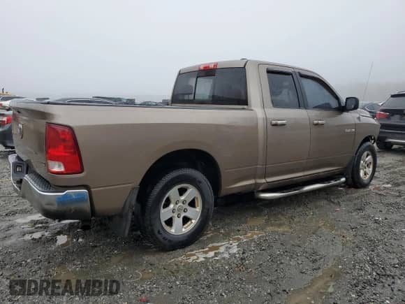 2009 Dodge 1500 SLT с VIN 1D3HB18P59S802010, выставлен на аукционе Copart как лот 71223264 с пробегом 287 265 миль миль и Списание • Salvage title. История ставок и продаж доступна на DreamBid. Изображение 3.