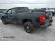 2009 Chevrolet Silverado 1500 LS z VIN 1GCEK19C19Z135113, wystawiony jako Copart lot #56945925 z przebiegiem 127 479 mil mil oraz Czysty tytuł • Clean title. Historia ofert i sprzedaży dostępna na DreamBid. Obrazek 2.