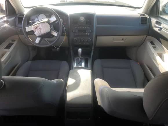 2006 Chrysler 300 with VIN 2C3KA43R26H309775, listed as a Copart auction lot 69139595 with 121,645 mi miles and Salvage title. Bid and sale history available at DreamBid. Image 8.