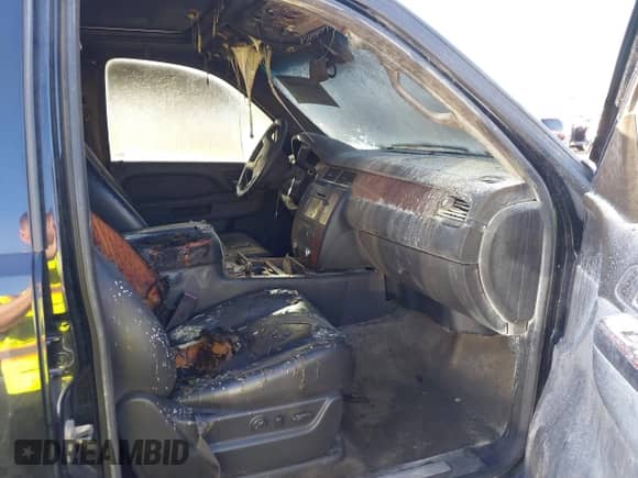 2014 Chevrolet Suburban LTZ с VIN 1GNSCKE08ER149268, выставлен на аукционе IAAI как лот 41625468 с пробегом Не указан миль и . История ставок и продаж доступна на DreamBid. Изображение 5.