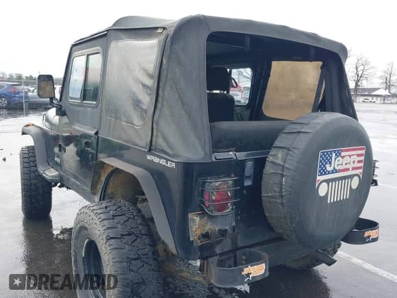 1995 Jeep Wrangler S с VIN 1J4FY19P0SP258399, выставлен на аукционе IAAI как лот 41970320 с пробегом 151 621 миль миль и . История ставок и продаж доступна на DreamBid. Изображение 3.