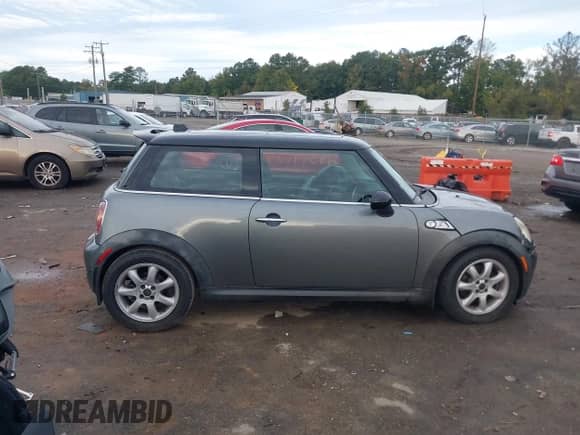 2010 MINI Hardtop S with VIN WMWMF7C50ATZ69679, listed as a IAAI auction lot 43344624 with 117,849 mi miles and . Bid and sale history available at DreamBid. Image 13.