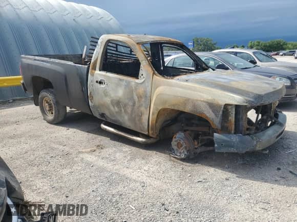 2008 Chevrolet Silverado 2500HD 1LT with VIN 1GCHK24K78E120946, listed as a Copart auction lot 61010805 with Not provided miles and Non repairable. Bid and sale history available at DreamBid. Image 4.