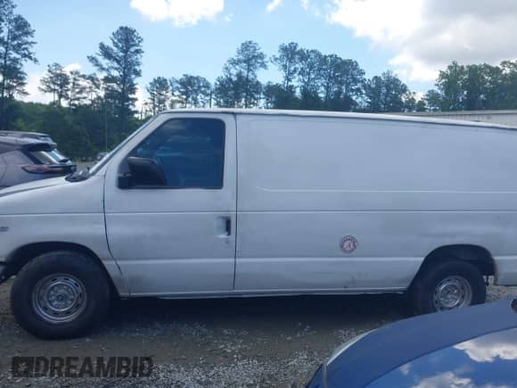 1999 Ford Econoline Cargo с VIN 1FTRE14W7XHC27761, выставлен на аукционе IAAI как лот 42319330 с пробегом 299 989 миль миль и . История ставок и продаж доступна на DreamBid. Изображение 14.