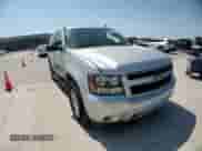 2010 Chevrolet Tahoe LS z VIN 1GNUCAE01AR288249, wystawiony jako Copart lot #71568515 z przebiegiem Nie podano mil oraz Szkoda całkowita • Salvage title. Historia ofert i sprzedaży dostępna na DreamBid. Obrazek 14.