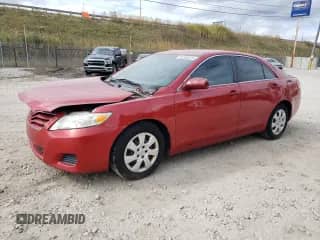 2011 Toyota Camry LE z VIN 4T1BF3EK2BU172606, wystawiony jako Copart lot #86506525 z przebiegiem 255 274 mil mil oraz Czysty tytuł • Clean title. Historia ofert i sprzedaży dostępna na DreamBid. Obrazek 1.