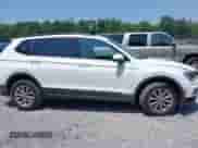 2019 Volkswagen Tiguan S с VIN 3VV0B7AX7KM064150, выставлен на аукционе IAAI как лот 42720406 с пробегом 56 331 миль миль и . История ставок и продаж доступна на DreamBid. Изображение 13.