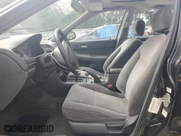 1997 Honda Accord LX with VIN 1HGCD5635VA031800, listed as a Copart auction lot 68043535 with 117,049 mi miles and Salvage title. Bid and sale history available at DreamBid. Image 7.