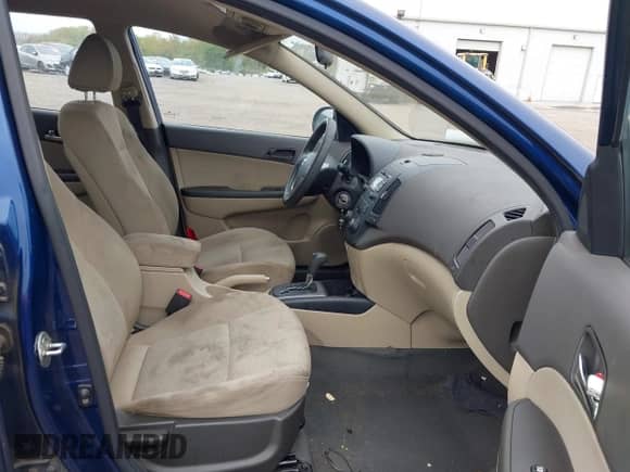 2012 Hyundai Elantra SE z VIN KMHDC8AE7CU158412, wystawiony jako IAAI lot #43272541 z przebiegiem 142 571 mil mil oraz . Historia ofert i sprzedaży dostępna na DreamBid. Obrazek 5.