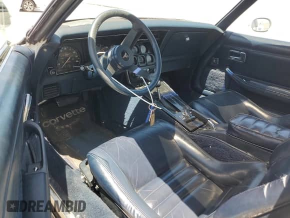 1981 Chevrolet Corvette с VIN 1G1AY8768BS430915, выставлен на аукционе Copart как лот 59039315 с пробегом 76 396 миль миль и Чистый • Clean title. История ставок и продаж доступна на DreamBid. Изображение 8.