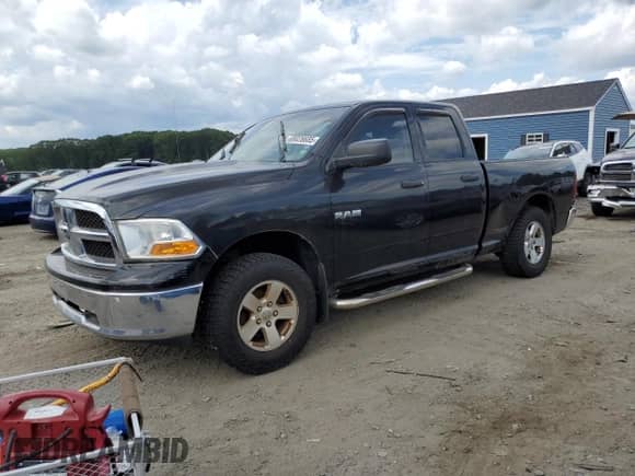 2009 Dodge 1500 SLT z VIN 1D3HV18P69S749020, wystawiony jako Copart lot #68028685 z przebiegiem 206 792 mil mil oraz Czysty tytuł • Clean title. Historia ofert i sprzedaży dostępna na DreamBid. Obrazek 1.