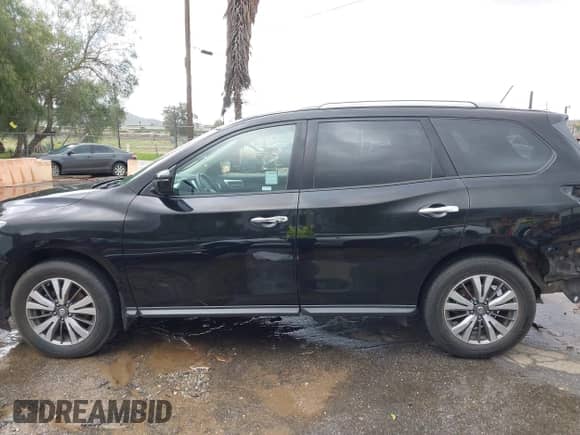 2018 Nissan Pathfinder S z VIN 5N1DR2MN1JC640710, wystawiony jako IAAI lot #41589166 z przebiegiem 93 554 mil mil oraz . Historia ofert i sprzedaży dostępna na DreamBid. Obrazek 15.