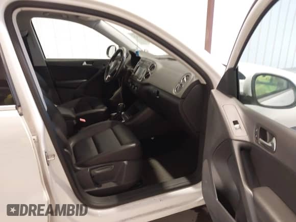 2012 Volkswagen Tiguan S с VIN WVGBV7AX7CW527271, выставлен на аукционе IAAI как лот 43560374 с пробегом 147 594 миль миль и . История ставок и продаж доступна на DreamBid. Изображение 5.
