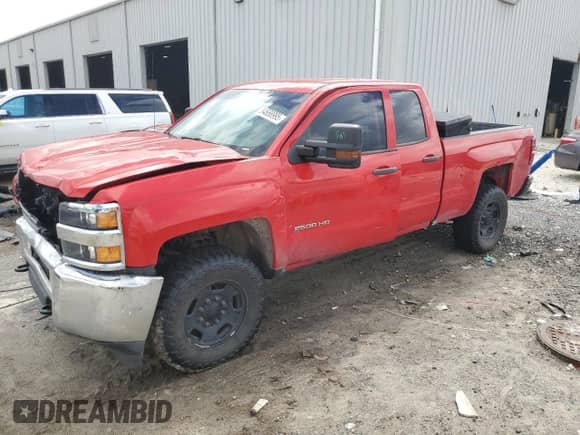 2018 Chevrolet Silverado 2500HD Work Truck z VIN 1GC2KUEG0JZ291807, wystawiony jako Copart lot #84658995 z przebiegiem 188 019 mil mil oraz Szkoda całkowita • Salvage title. Historia ofert i sprzedaży dostępna na DreamBid. Obrazek 1.