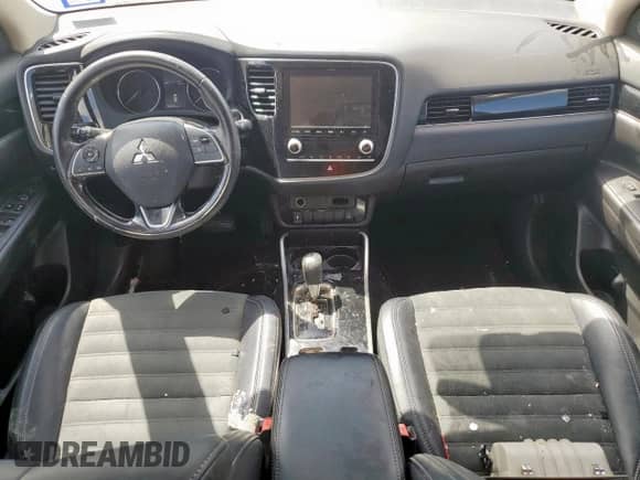 2020 Mitsubishi Outlander SE z VIN JA4AD3A34LZ016716, wystawiony jako Copart lot #70956755 z przebiegiem 63 444 mil mil oraz Czysty tytuł • Clean title. Historia ofert i sprzedaży dostępna na DreamBid. Obrazek 8.