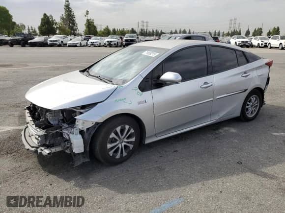 2020 Toyota Prius LE with VIN JTDKARFP6L3146095, listed as a Copart auction lot 71059215 with 112,994 mi miles and Salvage title. Bid and sale history available at DreamBid. Image 1.