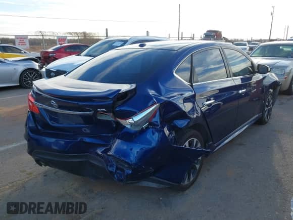 2017 Nissan Sentra SR z VIN 3N1AB7AP3HY226220, wystawiony jako IAAI lot #41721447 z przebiegiem 107 187 mil mil oraz . Historia ofert i sprzedaży dostępna na DreamBid. Obrazek 4.