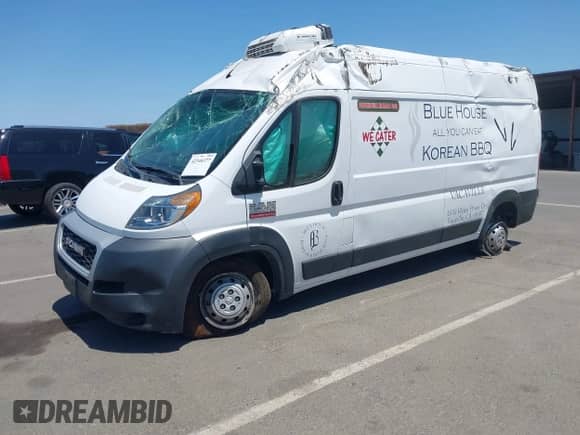 2019 Ram ProMaster Cargo z VIN 3C6TRVDG9KE515166, wystawiony jako IAAI lot #42346377 z przebiegiem 85 168 mil mil oraz . Historia ofert i sprzedaży dostępna na DreamBid. Obrazek 2.