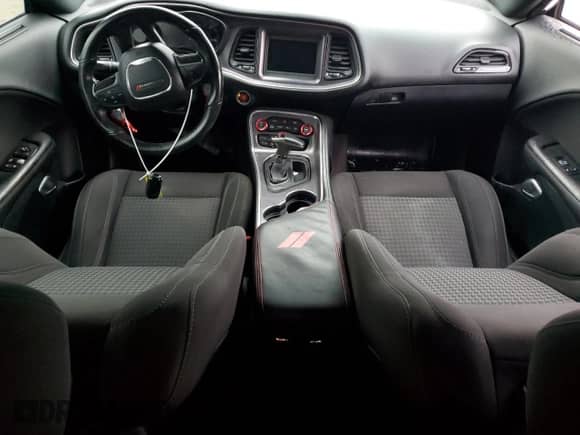 2018 Dodge Challenger SXT с VIN 2C3CDZAG3JH152891, выставлен на аукционе Copart как лот 85914005 с пробегом Не указан миль и Списание • Salvage title. История ставок и продаж доступна на DreamBid. Изображение 8.