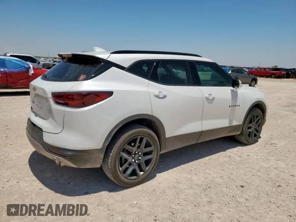 2024 Chevrolet Blazer LT z VIN 3GNKBDR44RS186042, wystawiony jako Copart lot #60881675 z przebiegiem 28 457 mil mil oraz Czysty tytuł • Clean title. Historia ofert i sprzedaży dostępna na DreamBid. Obrazek 3.