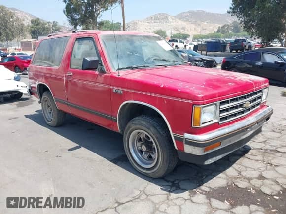 1989 Chevrolet Blazer с VIN 1GNCS18R9K8154721, выставлен на аукционе IAAI как лот 42462088 с пробегом 212 944 миль миль и . История ставок и продаж доступна на DreamBid. Изображение 1.