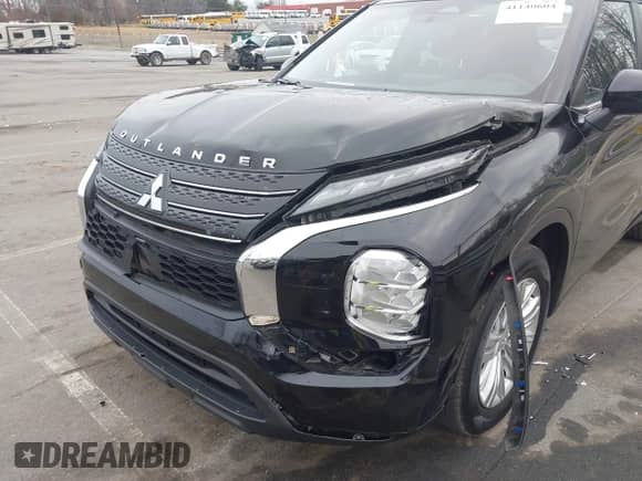 2024 Mitsubishi Outlander ES with VIN JA4J3UA89RZ031760, listed as a IAAI auction lot 41140604 with 54,640 mi miles and . Bid and sale history available at DreamBid. Image 6.