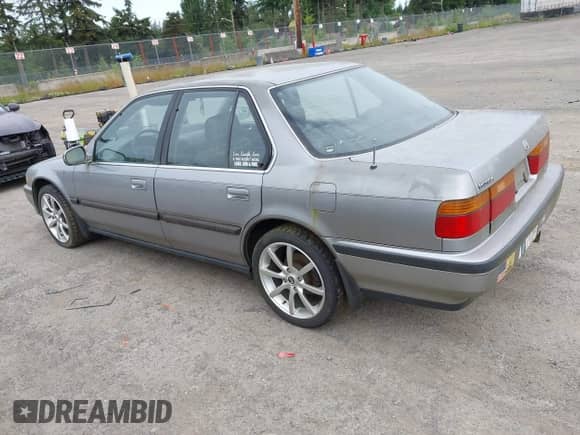 1991 Honda Accord с VIN JHMCB7683MC034398, выставлен на аукционе IAAI как лот 42326697 с пробегом 244 491 миль миль и . История ставок и продаж доступна на DreamBid. Изображение 3.