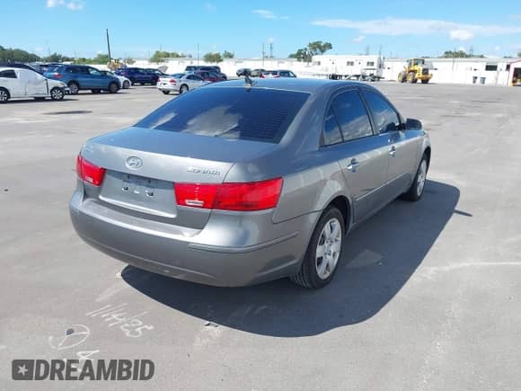 2010 Hyundai Sonata GLS z VIN 5NPET4AC6AH649660, wystawiony jako IAAI lot #43071819 z przebiegiem 181 592 mil mil oraz . Historia ofert i sprzedaży dostępna na DreamBid. Obrazek 4.