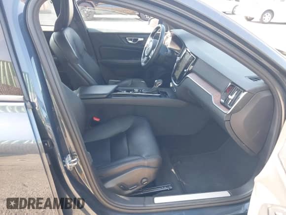 2019 Volvo S60 Momentum с VIN 7JR102FK6KG012125, выставлен на аукционе IAAI как лот 42628380 с пробегом 37 095 миль миль и . История ставок и продаж доступна на DreamBid. Изображение 5.