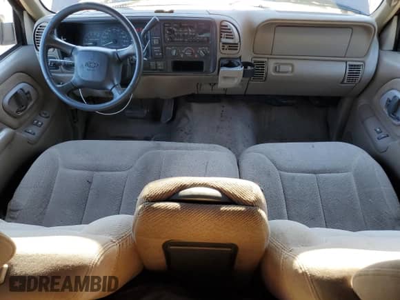 1998 Chevrolet Silverado 1500 z VIN 1GCEK19R6WE108741, wystawiony jako Copart lot #84901375 z przebiegiem 245 863 mil mil oraz Szkoda całkowita • Salvage title. Historia ofert i sprzedaży dostępna na DreamBid. Obrazek 8.