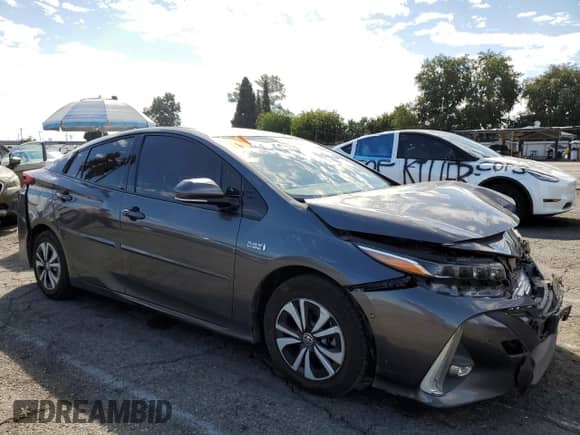 2018 Toyota Prius Plus z VIN JTDKARFP7J3086633, wystawiony jako Copart lot #82094685 z przebiegiem 275 692 mil mil oraz Szkoda całkowita • Salvage title. Historia ofert i sprzedaży dostępna na DreamBid. Obrazek 4.