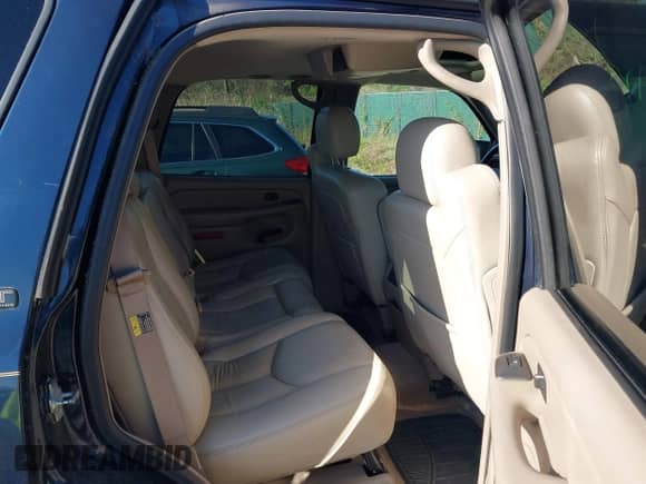 2005 Chevrolet Tahoe LT z VIN 1GNEK13T25R158216, wystawiony jako IAAI lot #41988774 z przebiegiem 247 999 mil mil oraz . Historia ofert i sprzedaży dostępna na DreamBid. Obrazek 8.