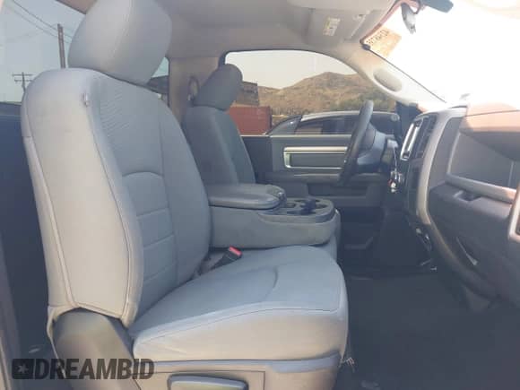 2014 Ram 1500 Express z VIN 3C6JR6AT3EG119113, wystawiony jako IAAI lot #42348735 z przebiegiem 140 132 mil mil oraz . Historia ofert i sprzedaży dostępna na DreamBid. Obrazek 5.