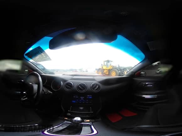 2015 Ford Mustang V6 с VIN 1FA6P8AM2F5369627, выставлен на аукционе IAAI как лот 43591264 с пробегом 158 113 миль миль и . История ставок и продаж доступна на DreamBid. Изображение 18.