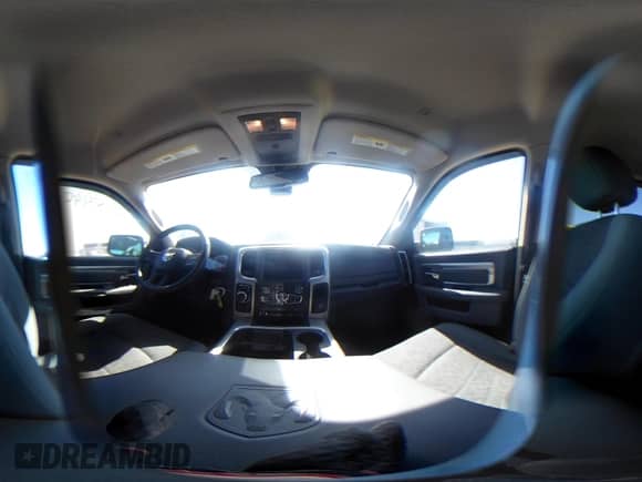 2018 Ram 1500 Big Horn z VIN 1C6RR7LT5JS163638, wystawiony jako IAAI lot #41844678 z przebiegiem 53 756 mil mil oraz . Historia ofert i sprzedaży dostępna na DreamBid. Obrazek 18.