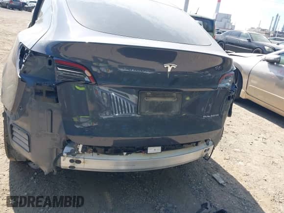 2022 Tesla Model Y Long Range с VIN 7SAYGAEE2NF484192, выставлен на аукционе IAAI как лот 43175031 с пробегом 84 967 миль миль и . История ставок и продаж доступна на DreamBid. Изображение 19.
