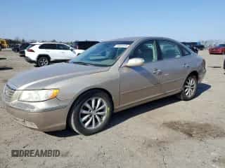 2008 Hyundai Azera Limited z VIN KMHFC46F88A267912, wystawiony jako Copart lot #44021575 z przebiegiem 165 904 mil mil oraz Szkoda całkowita • Salvage title. Historia ofert i sprzedaży dostępna na DreamBid. Obrazek 1.