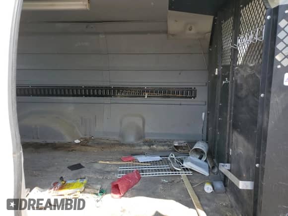 2006 Ford Econoline Cargo z VIN 1FTNE24W46HA18495, wystawiony jako Copart lot #62740785 z przebiegiem 196 811 mil mil oraz Szkoda całkowita • Salvage title. Historia ofert i sprzedaży dostępna na DreamBid. Obrazek 10.