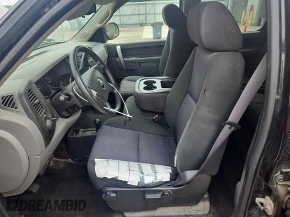 2011 Chevrolet Silverado 1500 LS z VIN 3GCPKREA2BG303472, wystawiony jako Copart lot #64091145 z przebiegiem 150 803 mil mil oraz Czysty tytuł • Clean title. Historia ofert i sprzedaży dostępna na DreamBid. Obrazek 7.