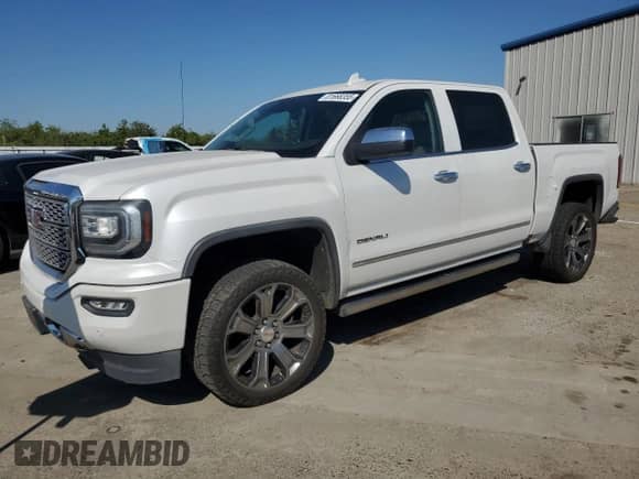 2016 GMC Sierra 1500 Denali z VIN 3GTU2PEJ2GG371785, wystawiony jako Copart lot #81668355 z przebiegiem 82 938 mil mil oraz Szkoda całkowita • Salvage title. Historia ofert i sprzedaży dostępna na DreamBid. Obrazek 1.