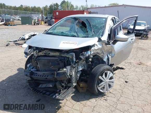 2019 Nissan Note SV with VIN 3N1CE2CP0KL356797, listed as a IAAI auction lot 41919597 with 85,048 mi miles and . Bid and sale history available at DreamBid. Image 6.