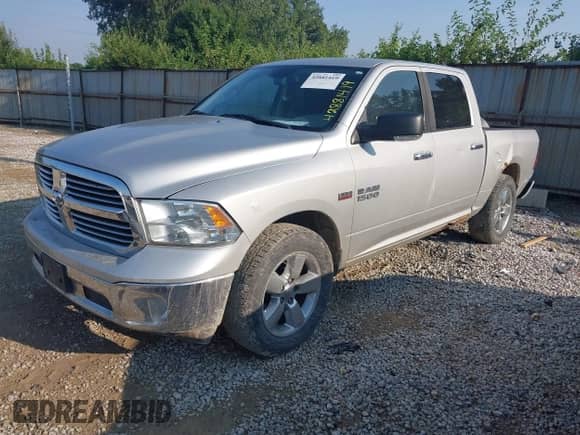2013 Ram 1500 Big Horn z VIN 1C6RR7LT5DS621215, wystawiony jako IAAI lot #42881419 z przebiegiem 251 070 mil mil oraz . Historia ofert i sprzedaży dostępna na DreamBid. Obrazek 17.