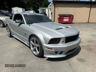2007 Ford Mustang GT Deluxe z VIN 1ZVFT82H075200647, wystawiony jako Copart lot #84895055 z przebiegiem 73 813 mil mil oraz Czysty tytuł • Clean title. Historia ofert i sprzedaży dostępna na DreamBid. Obrazek 1.