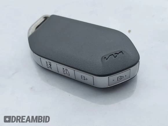 2025 Kia Sorento SX Prestige with VIN KNDRKDJGXS5309226, listed as a IAAI auction lot 43504232 with 29,750 mi miles and . Bid and sale history available at DreamBid. Image 11.