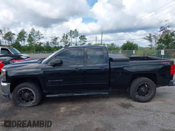 2019 Chevrolet Silverado 1500 LT with VIN 2GCVKPEC7K1173341, listed as a IAAI auction lot 43202699 with 108,186 mi miles and . Bid and sale history available at DreamBid. Image 14.