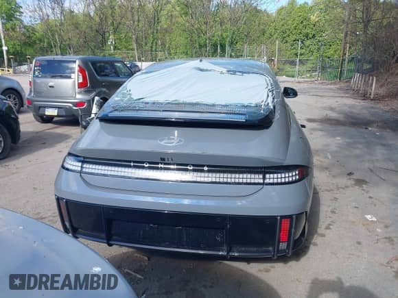 2024 Hyundai Ioniq 6 SEL с VIN KMHM34AC0RA076572, выставлен на аукционе IAAI как лот 42188178 с пробегом 1 828 миль миль и . История ставок и продаж доступна на DreamBid. Изображение 16.