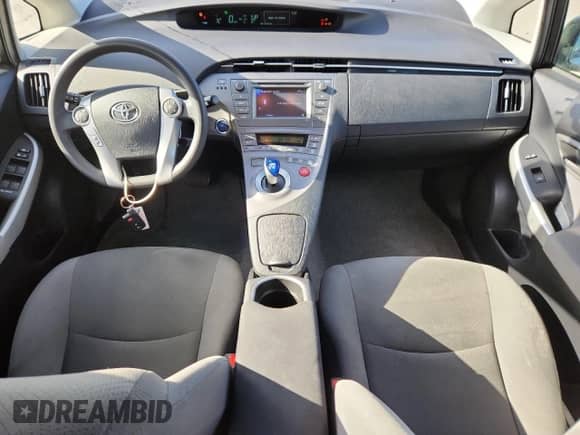 2015 Toyota Prius Persona Series z VIN JTDKN3DU1F0460222, wystawiony jako Copart lot #84303185 z przebiegiem 108 042 mil mil oraz Szkoda całkowita • Salvage title. Historia ofert i sprzedaży dostępna na DreamBid. Obrazek 8.