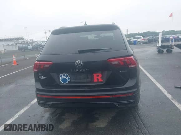 2024 Volkswagen Tiguan SE R-Line Black с VIN 3VV8B7AX4RM048758, выставлен на аукционе IAAI как лот 42523725 с пробегом 14 415 миль миль и . История ставок и продаж доступна на DreamBid. Изображение 16.